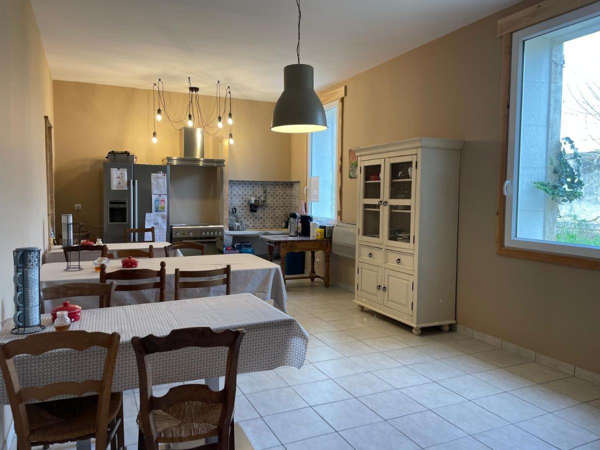 Mas De La Forge Noguier Bed and Breakfast Vergèze Buitenkant foto
